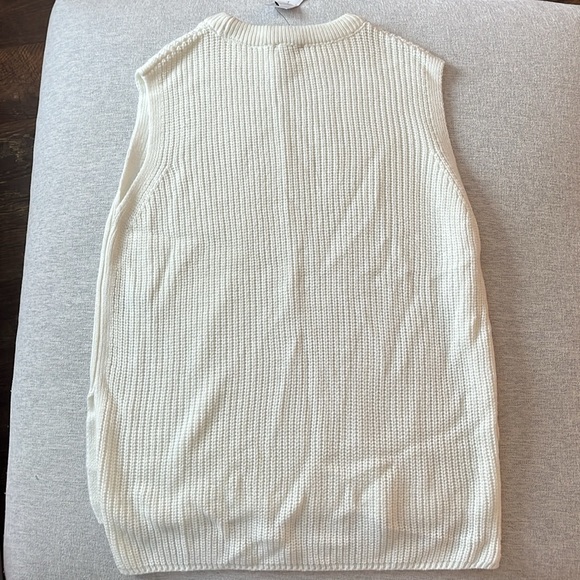 New Look knit sweater vest - Picture 2 of 4